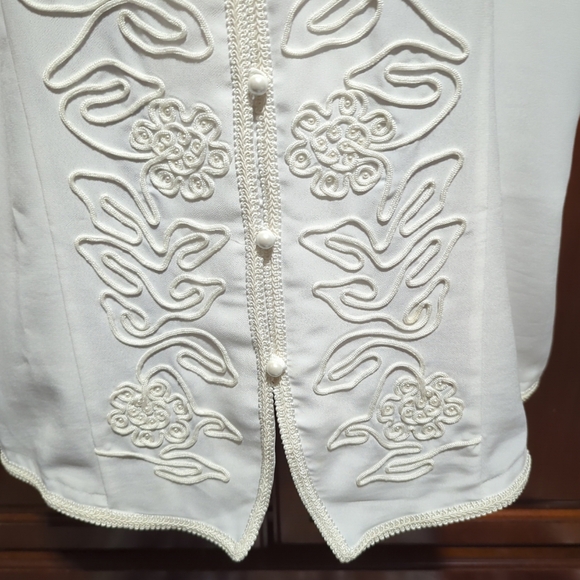 VTG Ship ' N Shore Woman White Embellished Blouse Short Sleeve Button Sz… - Picture 6 of 15